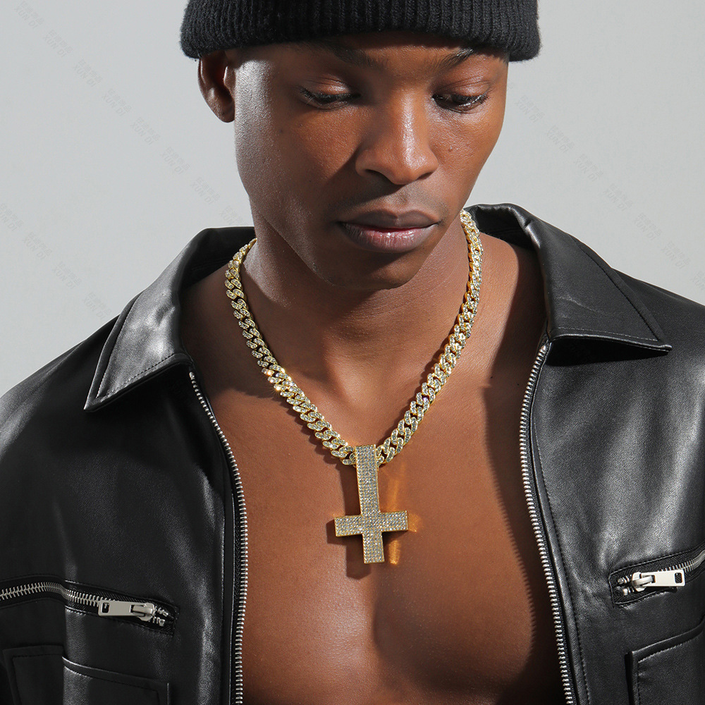 Diamond inverted cross hanger ketting voor heren luxe stijl_voghion.com