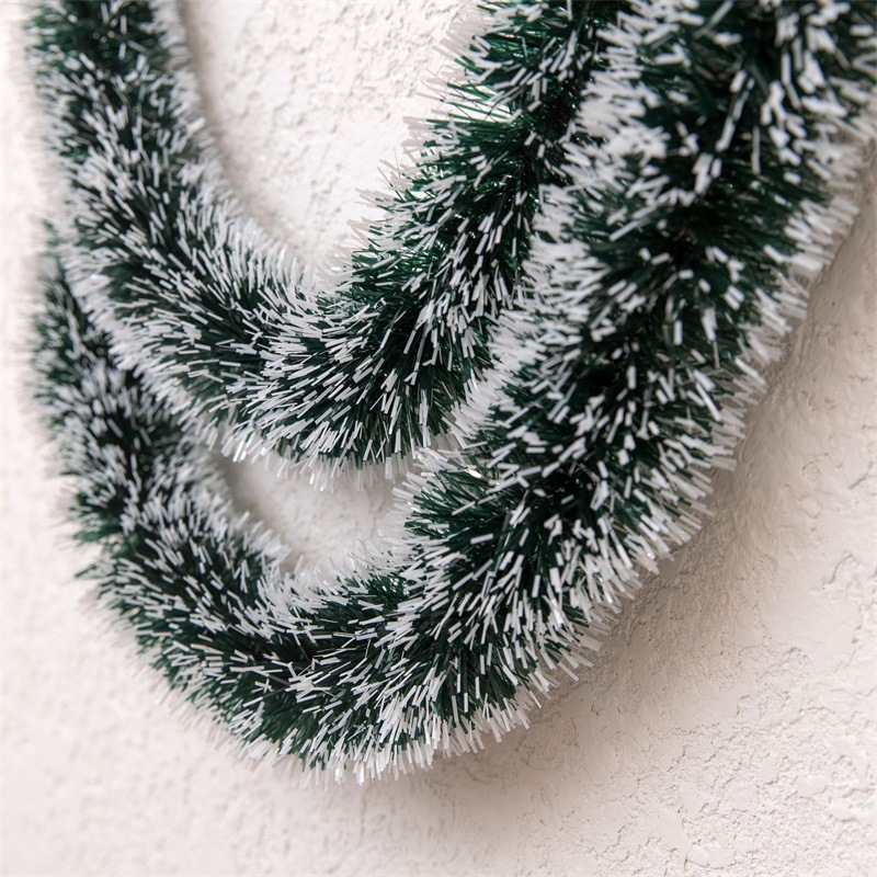 Guirnalda navideña al por mayor, color verde oscuro con bordes blancos, cinta densa y colorida de 2 metros, lazo para árbol de Navidad en stock.