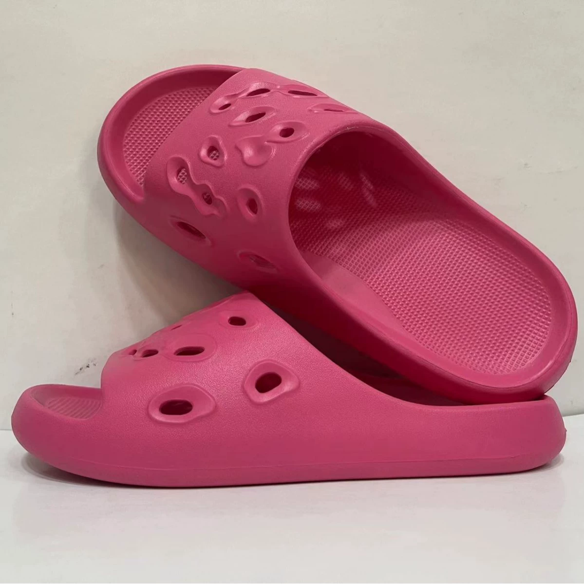 Тапочки имеют легкий внешний вид, роскошные домашние пары выходят на нескользящие и быстросохнящие новые тенденции