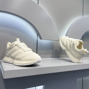 by�W��վ�r�а����ϵ�Ь�ﶬ���¿�߶����eЬԭ���OӋ����ͬ����