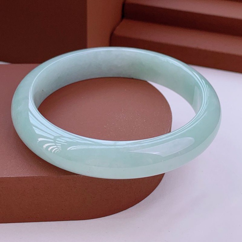 Vòng tay ngọc bích Miến Điện loại A hàng thật dạng tròn và dẹt (53–64 mm) — [Cổ điển] 53-54mm, [Cổ điển] 61-62mm, [Cổ điển] 55-56mm, [Cổ điển] 59-60mm chi tiết 4