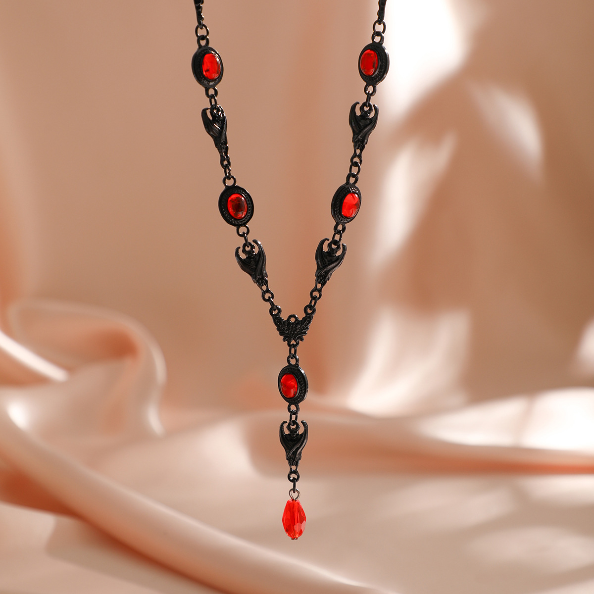 Geometric Pattern Gothic Hip-Hop Dark Style Geometric Alloy Plastic Chain-free Pendant Necklaces Wholesale
