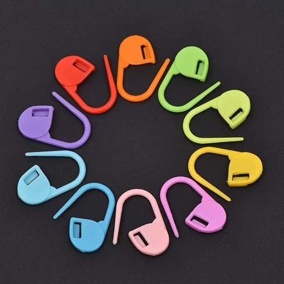 Botón de marca de plástico de color hecho a mano DIY herramienta de tejido botón de marca pin crochet lana suéter contar trenzado