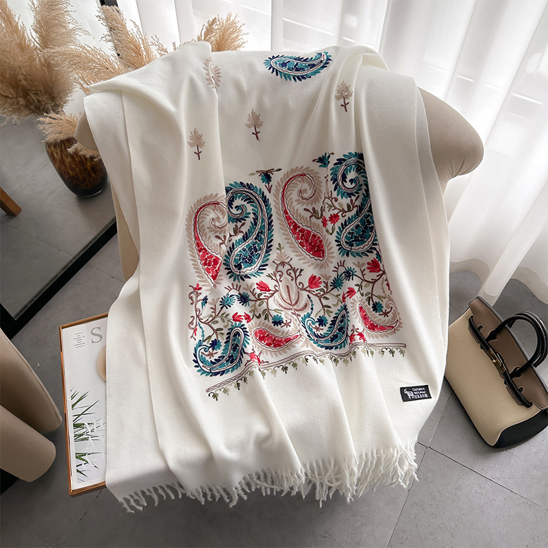 Nacionalidad viento bordado bufandas 2024 nuevo caju impresión retro imitación de cashmere grueso calentamiento larga camisa chal para mujeres image 7