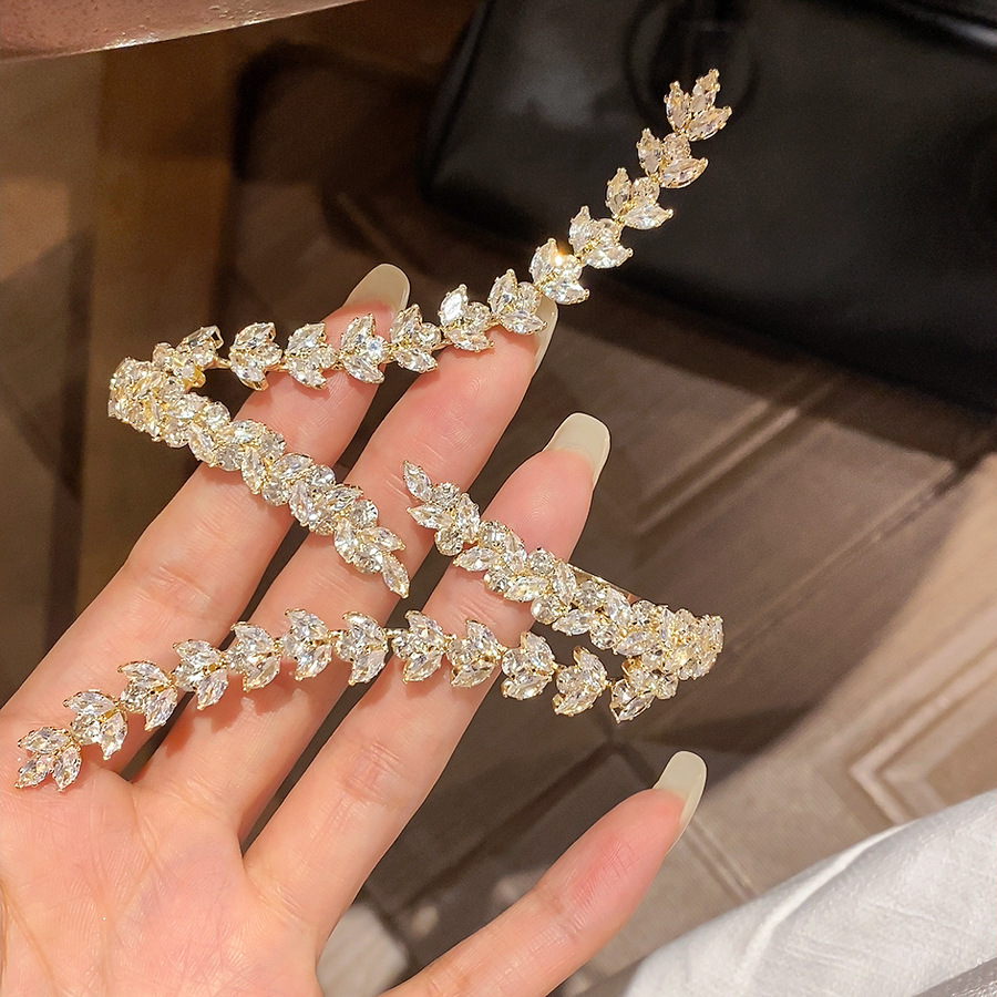 El temperamento francés arco de zircon pulsera de doble capa dulce ins pulsera de viento lujoso ligero de alto nivel sensación de joyas versátiles para mujeres