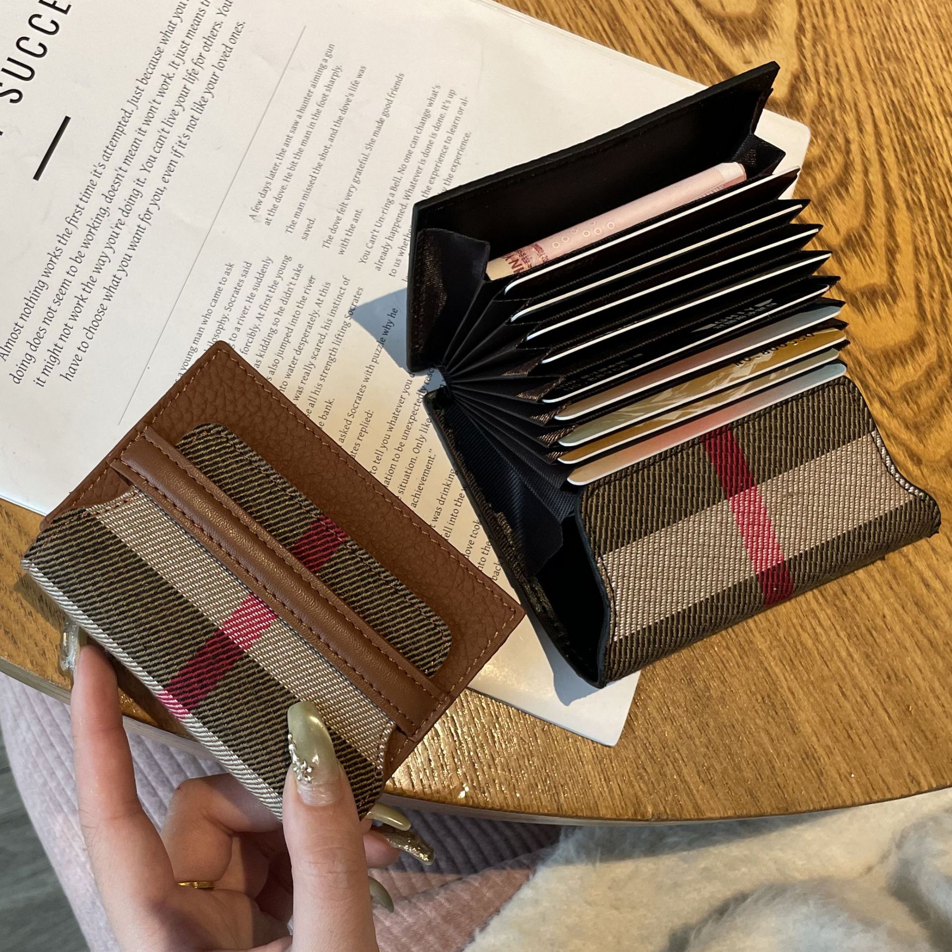 Women's Genuine Leather Card Holder - Compact, High-End Ultra-Thin Multi-Slot ID Wallet, 2026 New Fashion Minimalist Multifunctional - Thumbnail 4