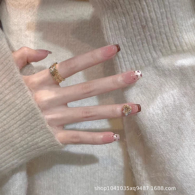 Purely Handmade Leopard Print Wearable Manicure Autumn and Winter French Whitening Flash Elegant High-End New Ins Pearl Nails