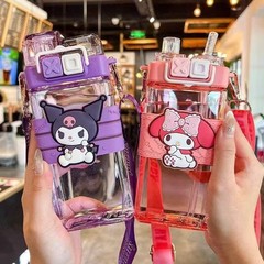 三麗欧克洛米子供夏のコップと二重の飲み口にストローを持っています。