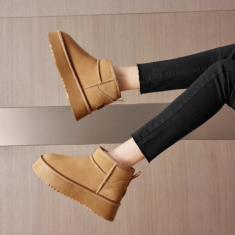 Botas de nieve de altura interior de suela gruesa pequeña de 8cm para mujer 2024 invierno tubo corto impermeable y cálido más zapatos de algodón de pan de terciopelo