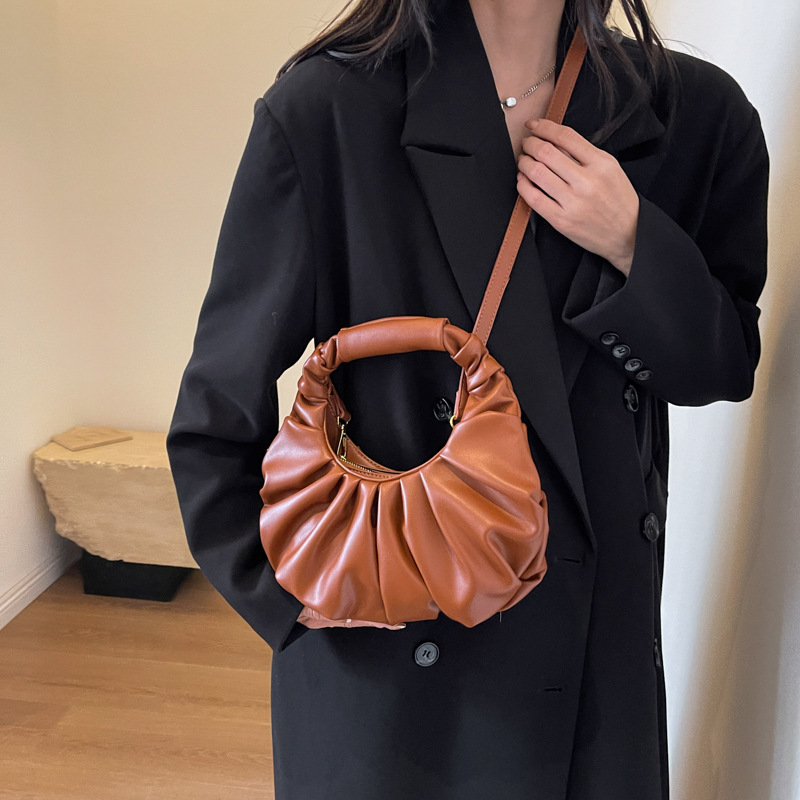 Cloud pleated for women in 2024, new underarm bag, single shoulder crossbody, niche texture, versatile, Korean version_voghion.com