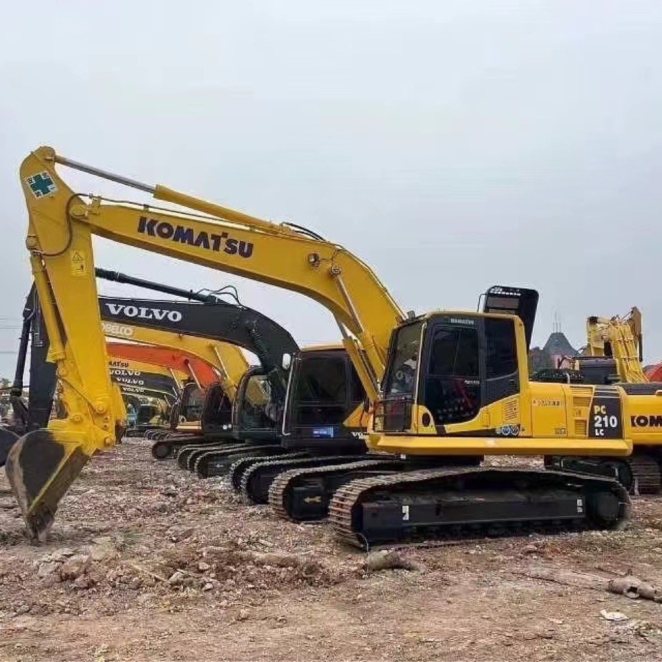 Las marcas de excavadoras 240 de segunda mano son Komatsu, Volvo, Carter, Hitachi, Shenzhen, Hyundai 215 y 225.