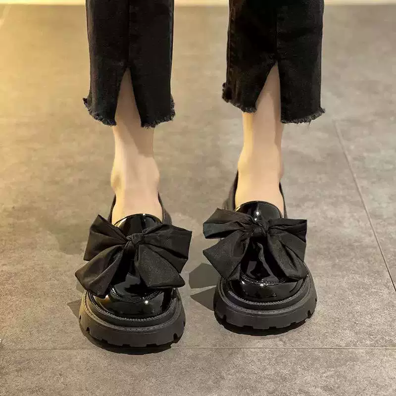 Черные лоферы для женщин 2025, новые нишевые туфли с бантом на толстой подошве в британском стиле, маленькие кожаные туфли для юбок, ретро балетки