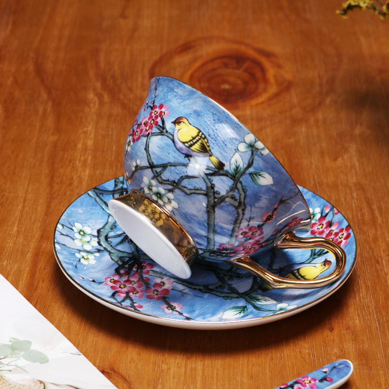 China de hueso estilo europeo taza de café traje de alta gama exquisito pequeño lujo británico tarde juego de té caja de regalo al por mayor