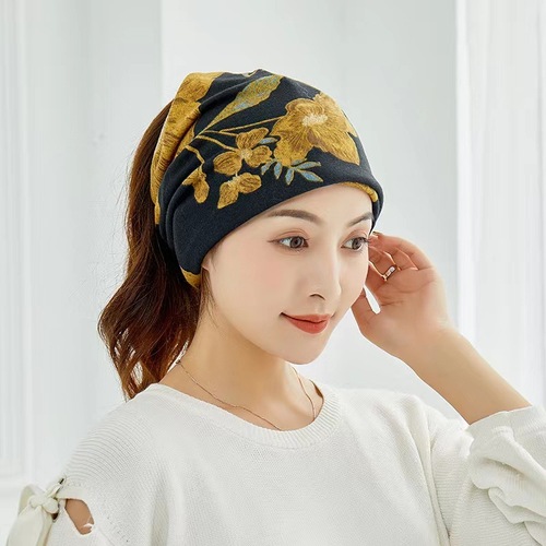 Winter Warmth and Insulation Versatile Neck Scarf Overhead Autumn and Winter Pile Hat Cashmere-like Neck Gaiter Multifunctional Knitted Twist Hat for Men and Women