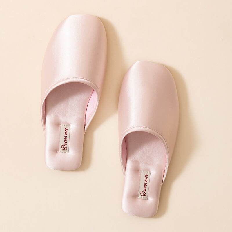 Women's Home Slippers with Closed Toe, Suitable for All Seasons, Indoor Non-Slip, Wear-Resistant, High-End Satin Wedding Dowry Slippers, Bridal Shoes Women's Home Slippers with Closed Toe, Suitable for All Seasons, Indoor Non-Slip, Wear-Resistant, High-End Satin Wedding Dowry Slippers, Bridal Shoes