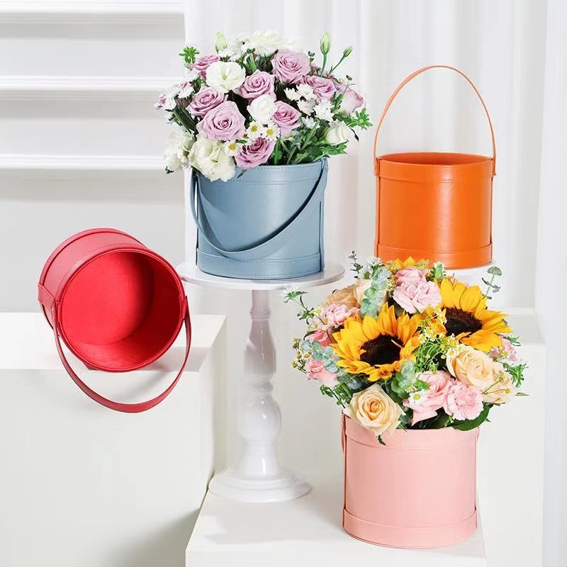 Caja de regalo complementaria, cubo para abrazos, cubo de cuero, caja de flores, caja de regalo redonda, cubo de arreglo floral coreano, caja de regalo de ramo de rosas del Día de San Valentín chino