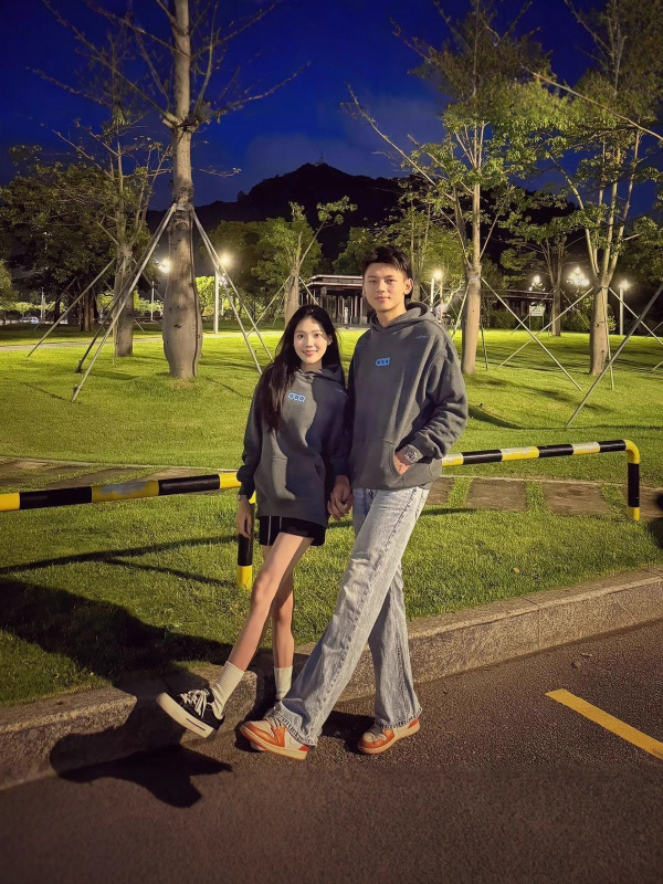 美式复古潮牌字母刺绣连帽卫衣男女宽松小众设计感情侣装重磅帽衫|undefined