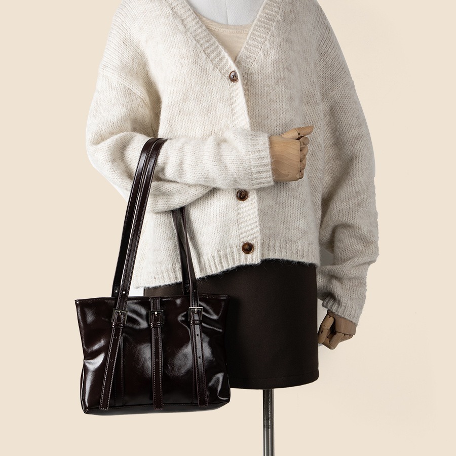 2024-es divatos nyári ingázási stílusú táska, személyre szabott ezüst színű válltáska lányoknak, csúcskategóriás, kis és közepes kapacitású_voghion.com