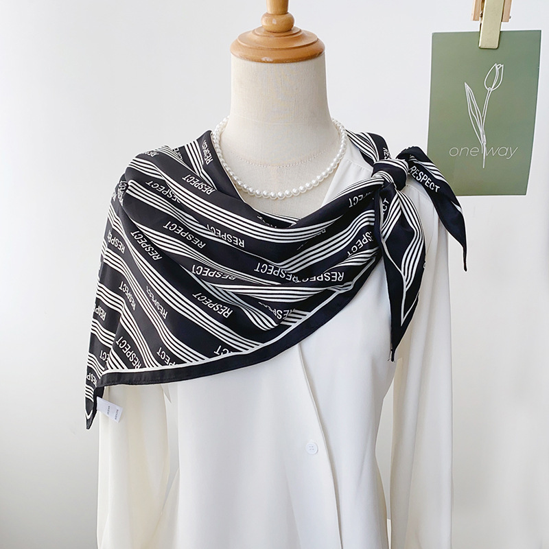 Bufanda triangular grande de gama alta de lujo ligero japonés y coreano, seda de sarga suave para mujer, bufanda clásica de todo fósforo, bufanda de oficina de cuello blanco con hombros