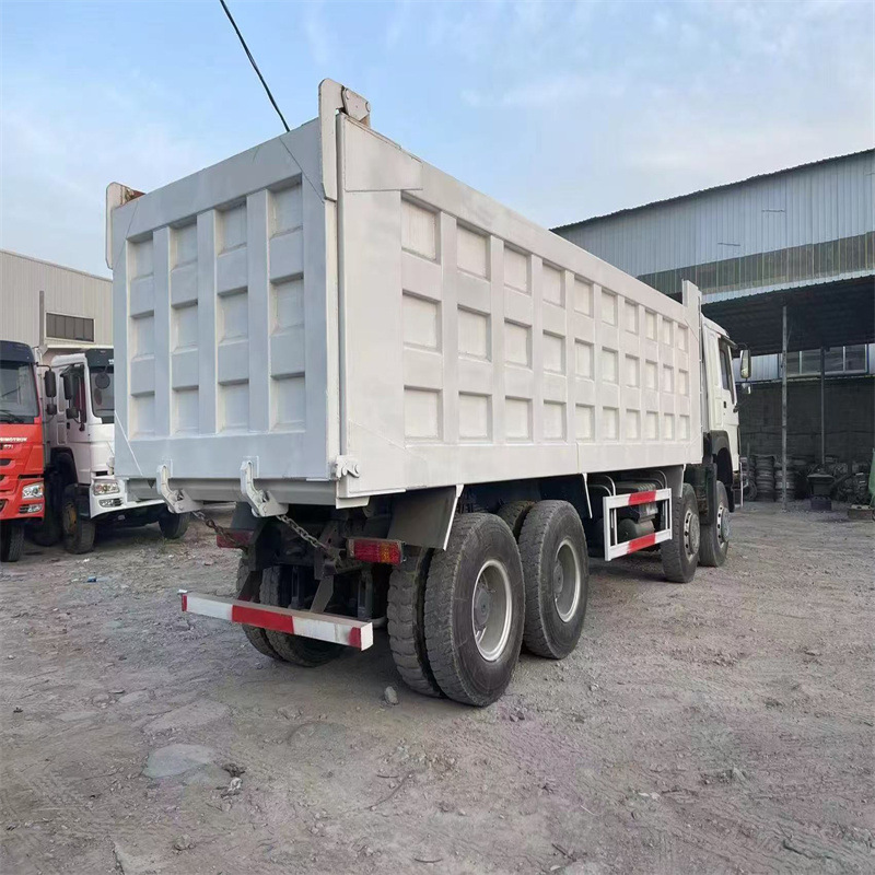 Sinotruk Howo 6 × 4 Dump Truck 371 HP 10 Wheel Truck Africa II Emission