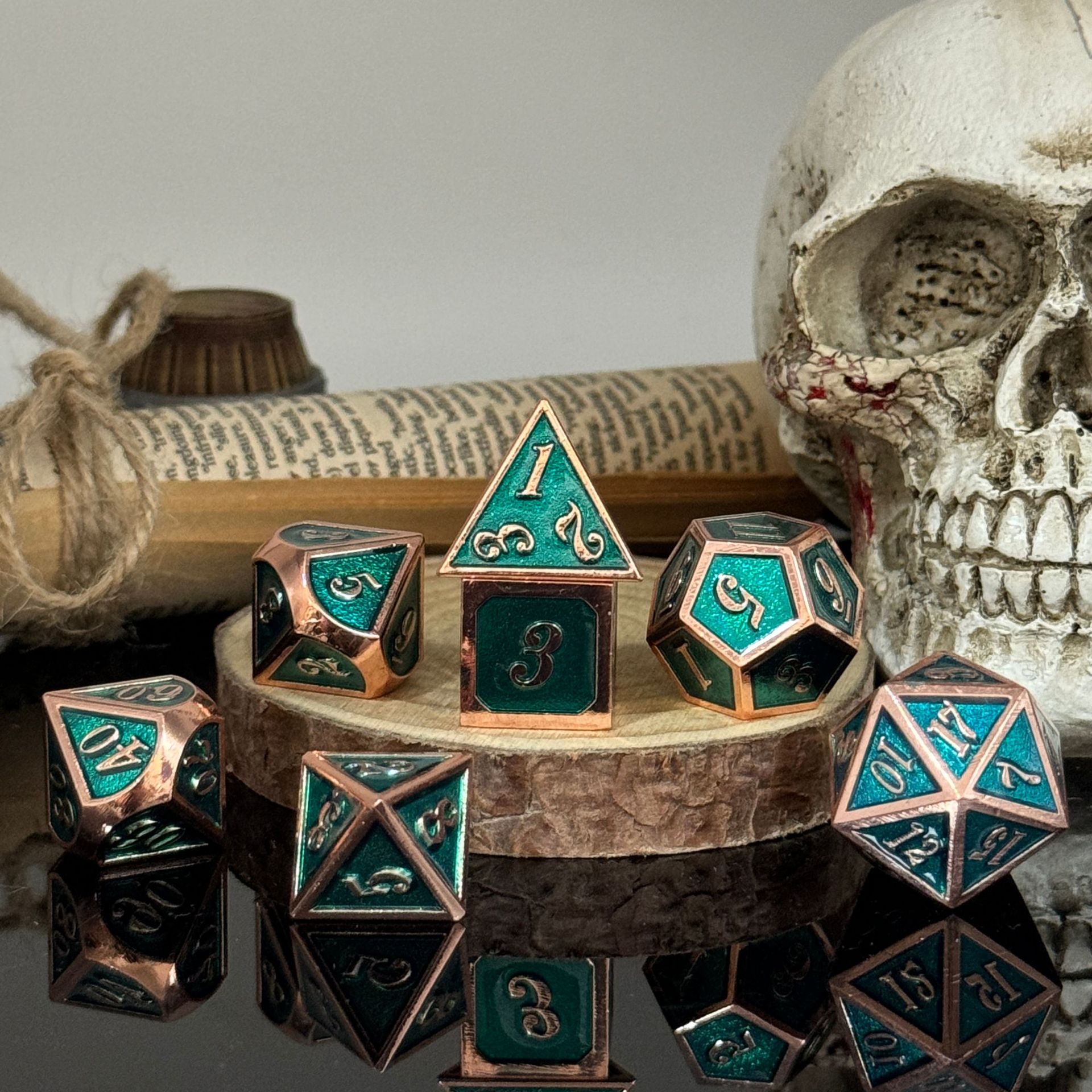 Dados de metal dnd dragón y mazmorras juego de mesa juego de dados sólidos trpg running ground poliedro cromado