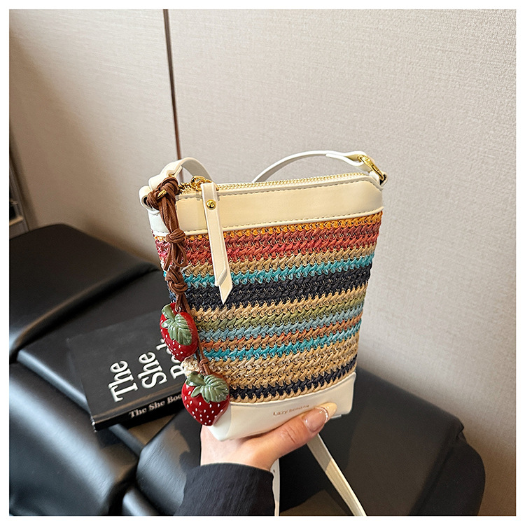 In the summer of 2025, there are new fashionable and fresh woven handbags, bucket bags, shoulder bags, underarm bags and women's bags undefined