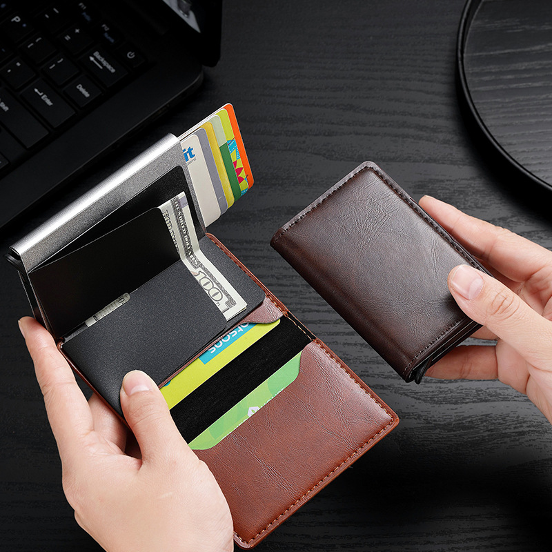 Nuevo tipo de metal automático pop-up bolsa de tarjetas para hombres y mujeres, cartucho de tarjetas anti-magnetizado, bolsa de tarjetas exquisita y simple