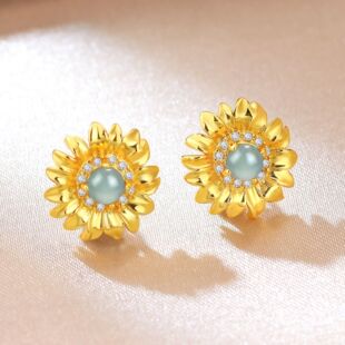 ֱ��������Ȼ�{ˮ���͹Ś��|С�r�ն�ᔂ������տ���ɫ���Ů