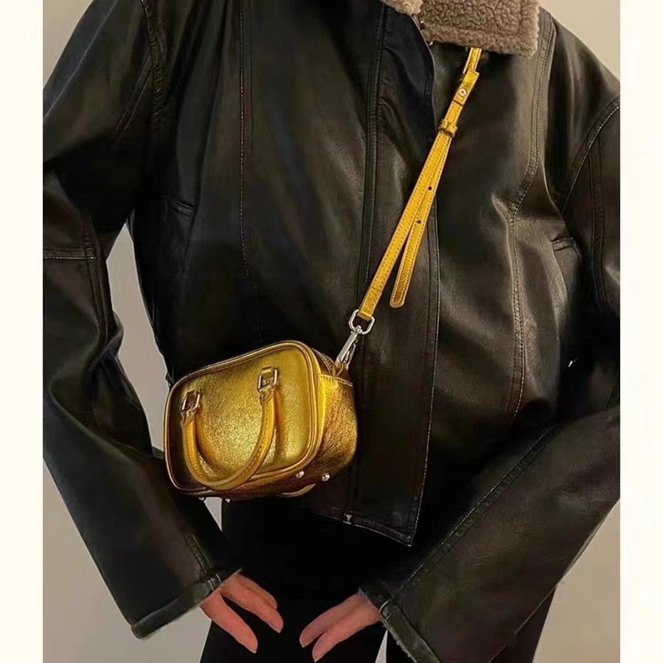 2024 Vår/Sommer Ny, fasjonabel, allsidig, gull- og sølvfarget liten, firkantet crossover-veske med mobiltelefon, trend for dame_voghion.com