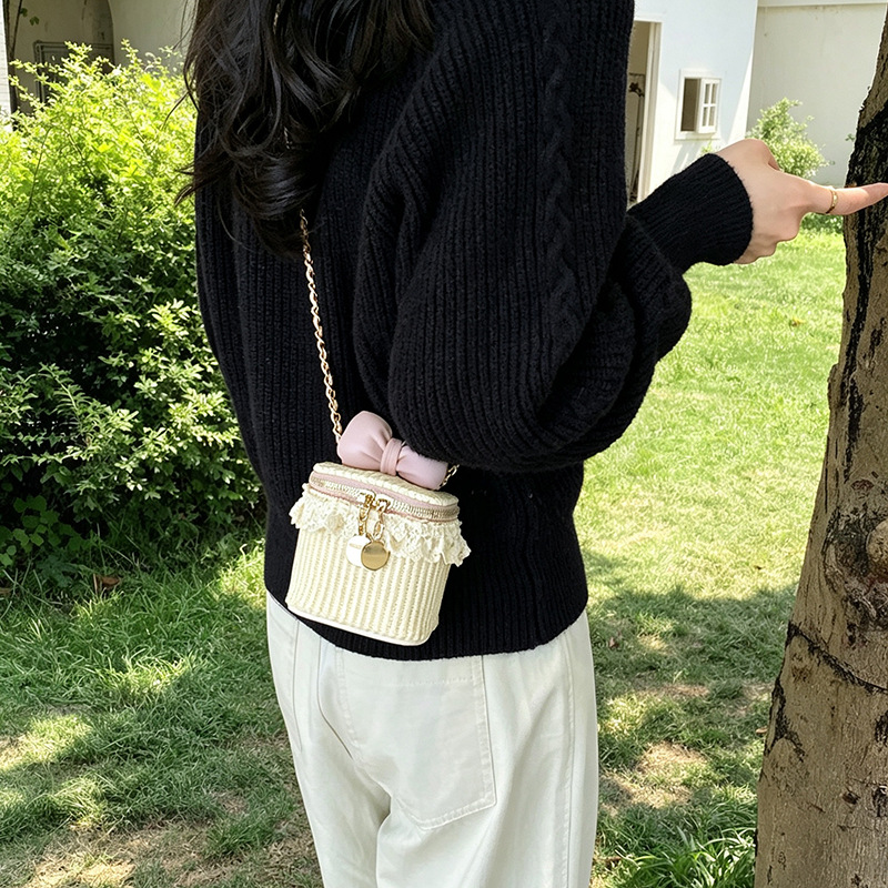 2026 New Model Lace Trim Large Capacity Soft Leather High-Value Practical Solid Color Makeup Bag for Girls Super A23