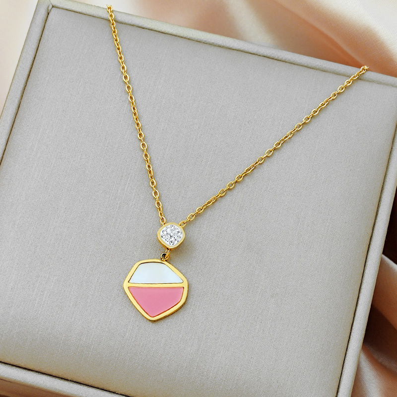 Acero de titanio elegante luz de lujo chapado en oro exquisito collar sin desvanecimiento de las mujeres del todo-fósforo de moda Red Cadena de clavícula de moda fábrica