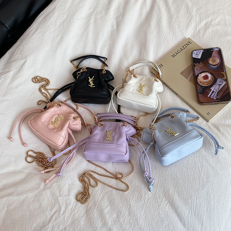 2026 Spring/Summer New Mini Coin Purse Fashionable Handheld Chain Bag Embroidered Versatile Shoulder Crossbody Bag