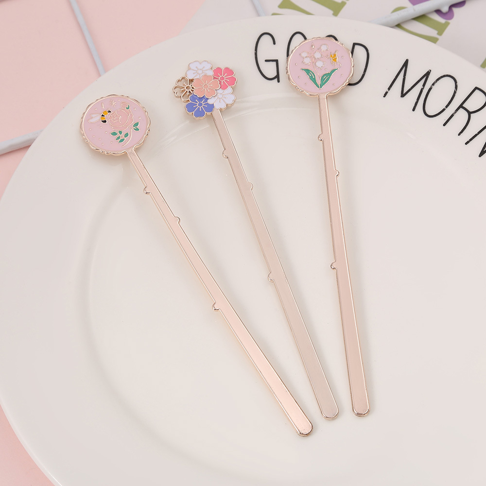 Adorable Metal Long Strip Bookmark with Teenage Style, Ancient Flower Pattern Design, Personalized Metal Bookmark Gift