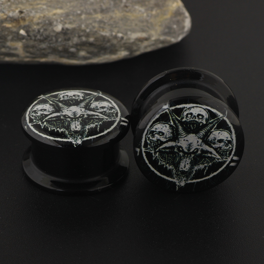 Pointed titanium steel lip stud product view