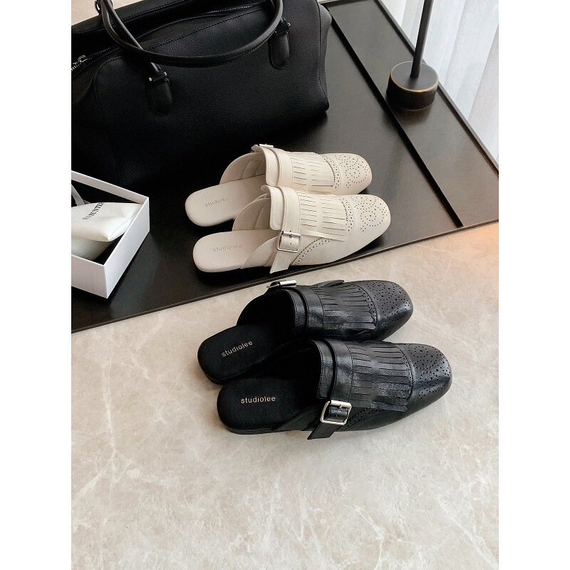 Sheepskin Version of the Grape-Colored Brogue-Style Slip-On Mules with Tassels and Carved Patterns, Featuring a Lazy Buckle Strap, Loafers, and Mules Sheepskin Version of the Grape-Colored Brogue-Style Slip-On Mules with Tassels and Carved Patterns, Featuring a Lazy Buckle Strap, Loafers, and Mules