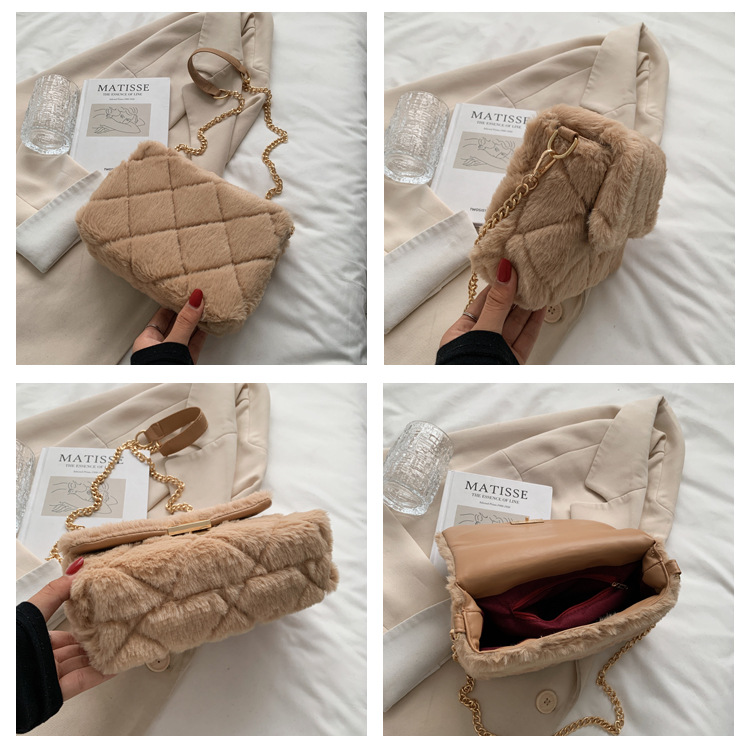 Plush Chain Shoulder Bag Lock Rhombus Women's Bag New 2021ins Furry Autumn And Winter Simplicity Fashion Small Square Bag display picture 15