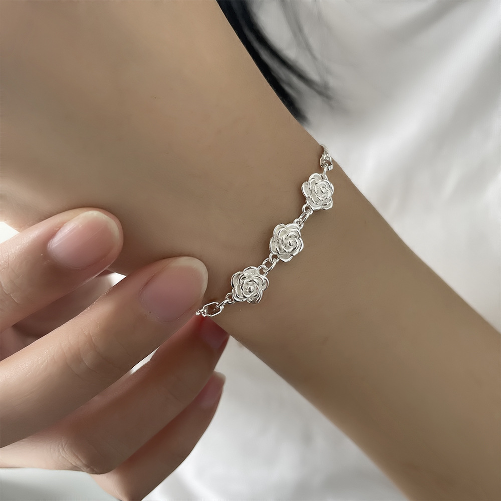 Three-dimensional Rose Double-layer Bracelet Sweet Camellia Fragrant Style Bracelet Women's Exquisite Simple Three-flower Bracelet