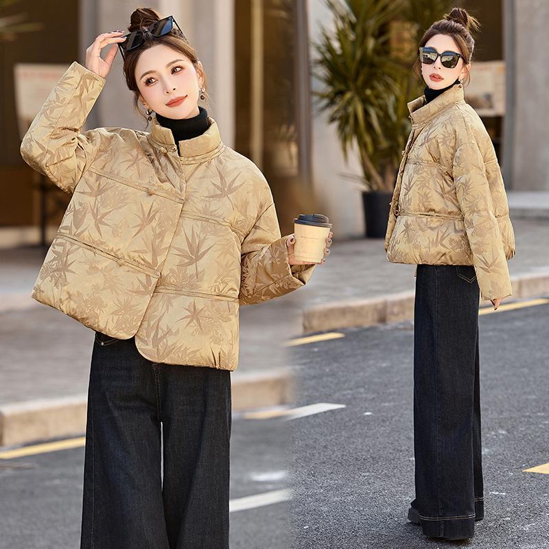 겨울 새로운 중국 스타일 국가 스타일 자카드 버튼 짧은 다운 재킷 여성의 수직 칼라 따뜻한 하이 퀄리티 독특한 슈퍼 아름다운