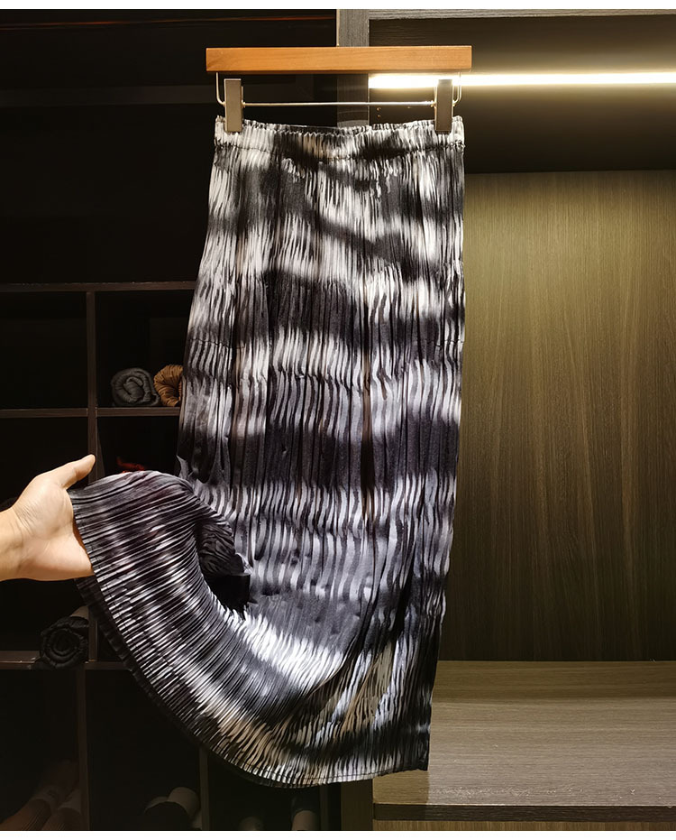 Chân váy chữ A dáng midi họa tiết in loang mực nước phong cách Nhật — Mực nước chi tiết 9