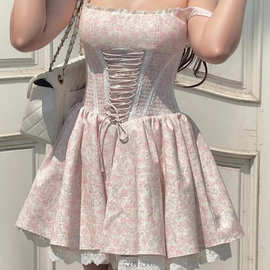 法式粉色碎花连衣裙女2025新款复古方领绑带束腰蕾丝拼接蓬蓬短裙