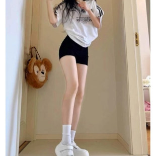 �H��춮aƷչʾ����-��ɫ��ѝŮ�ļ������\�Ӱ��δ���⴩�����o