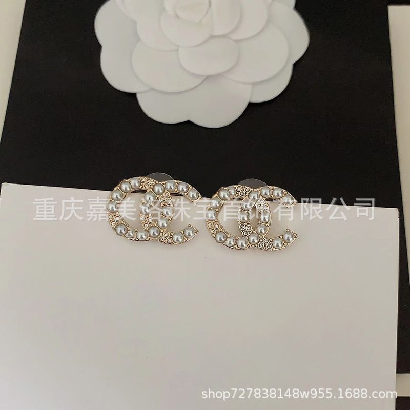 Small design golden fashionable elegant universal earrings from…