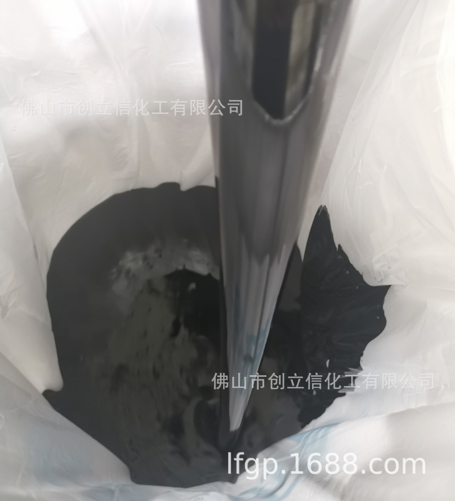 广东厂家批发70号袋装道路沥青、散装桶装，品种齐全！