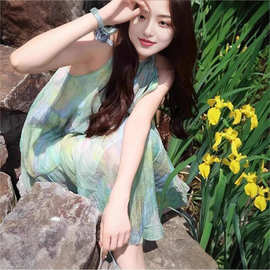 法式甜美设计感晕染薄荷曼波绿色挂脖连衣裙仙女夏季海边度假裙子