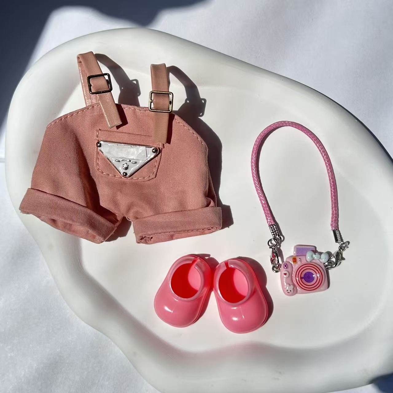 Solo las muñecas de 17cm labubu auriculares, gafas y zapatos envueltos en un paquete completo de reemplazo con ropa de primera, segunda y tercera generación labubu