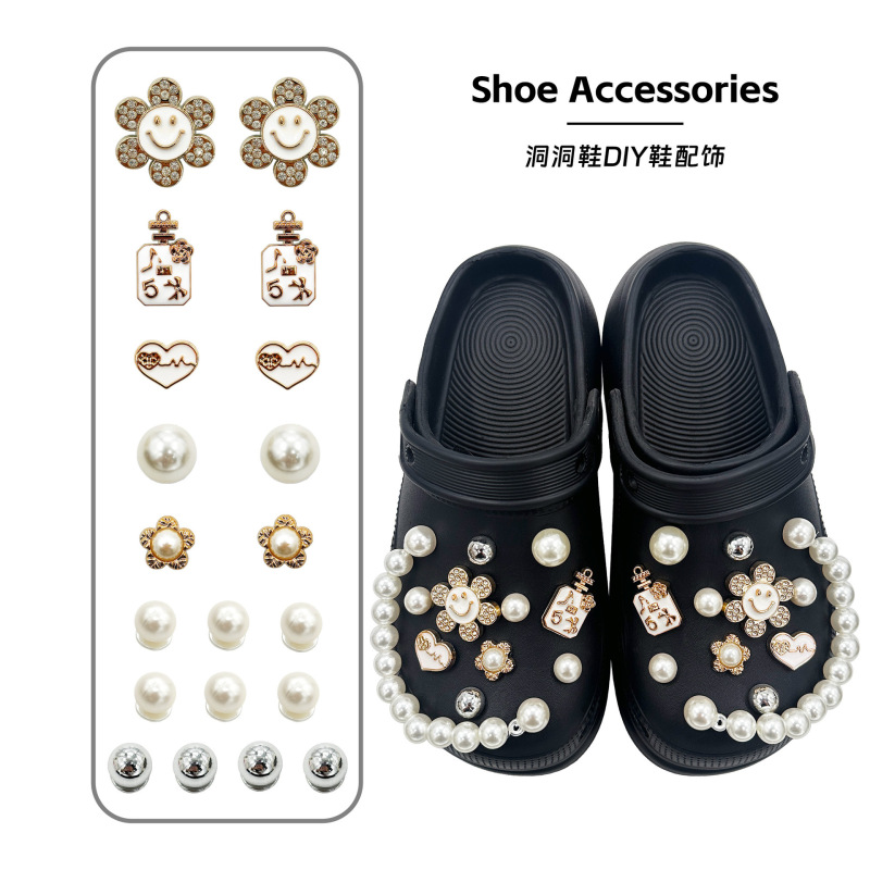 Cross-Border New Hot-Selling Smiling Face Flower Pearl Chain Can Be DIY Hole Shoe Accessories Jewelry Manufacturer Wholesale