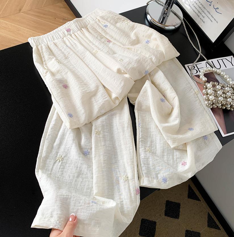 Quần culottes nữ ống rộng chất liệu lụa lanh thêu hoa, dáng suông rộng mùa hè 2026 — màu mơ chi tiết 7