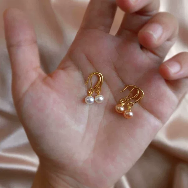 2025 New Arrival Small Bulb Earrings Women's Small Simple Fashion All-match Commuter Earrings Trendy High-end Sense Niche Earrings