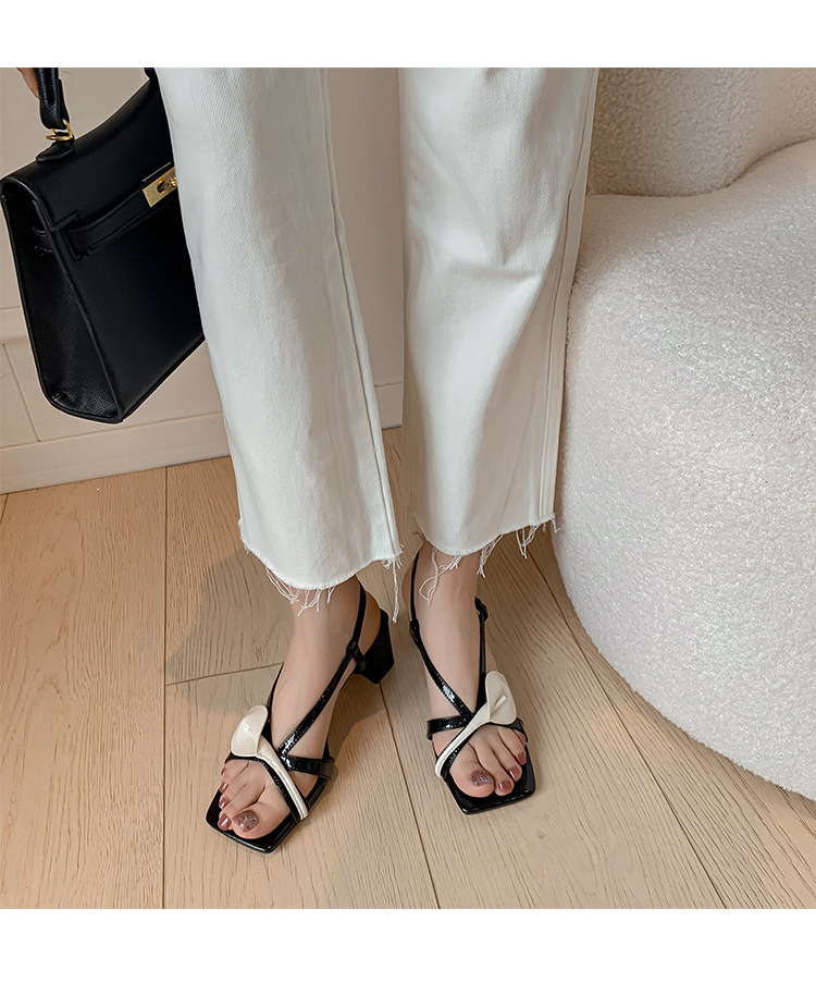 Sandal nữ da bò hoa Calla gót vuông 6 cm quai mảnh khóa đầu vuông da thật ghép màu hở ngón — Màu đen, Màu vàng, Màu trắng be chi tiết 11