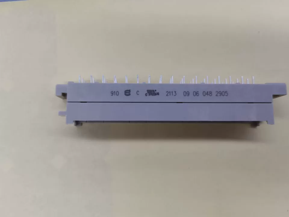 Поставьте золото штыря соединителя ДИН бита штыря силы Хартинг 09060482905 48 мужское покрытое через отверстие